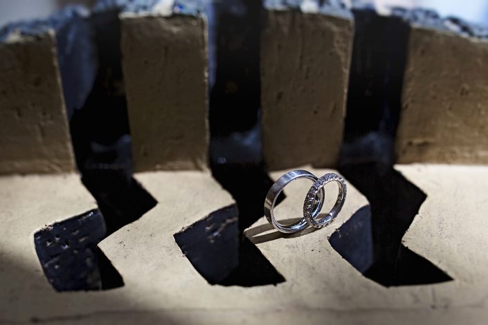 produkto fotografavimas vestuviniai žiedai su deimantais