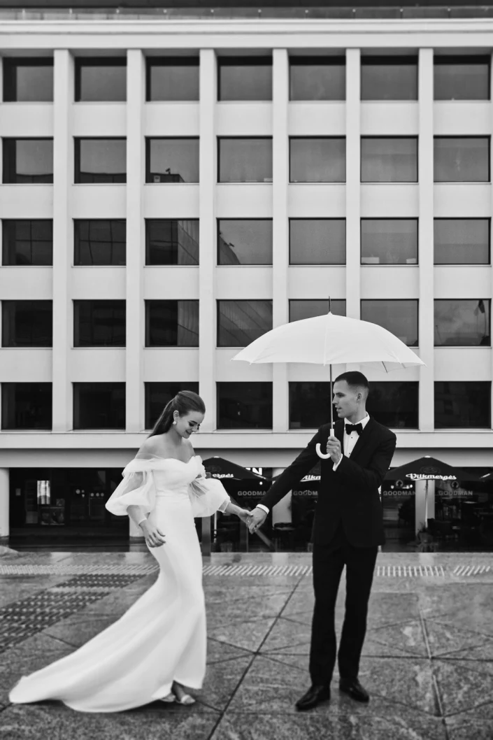 vestuvių fotografas fotosesija lietuje Vienybės aikštė Kaunas